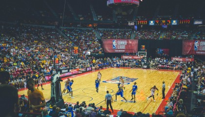 开云体育平台-国际足球界推动裁判国际资格互认，提升执法水平，国际知名足球裁判