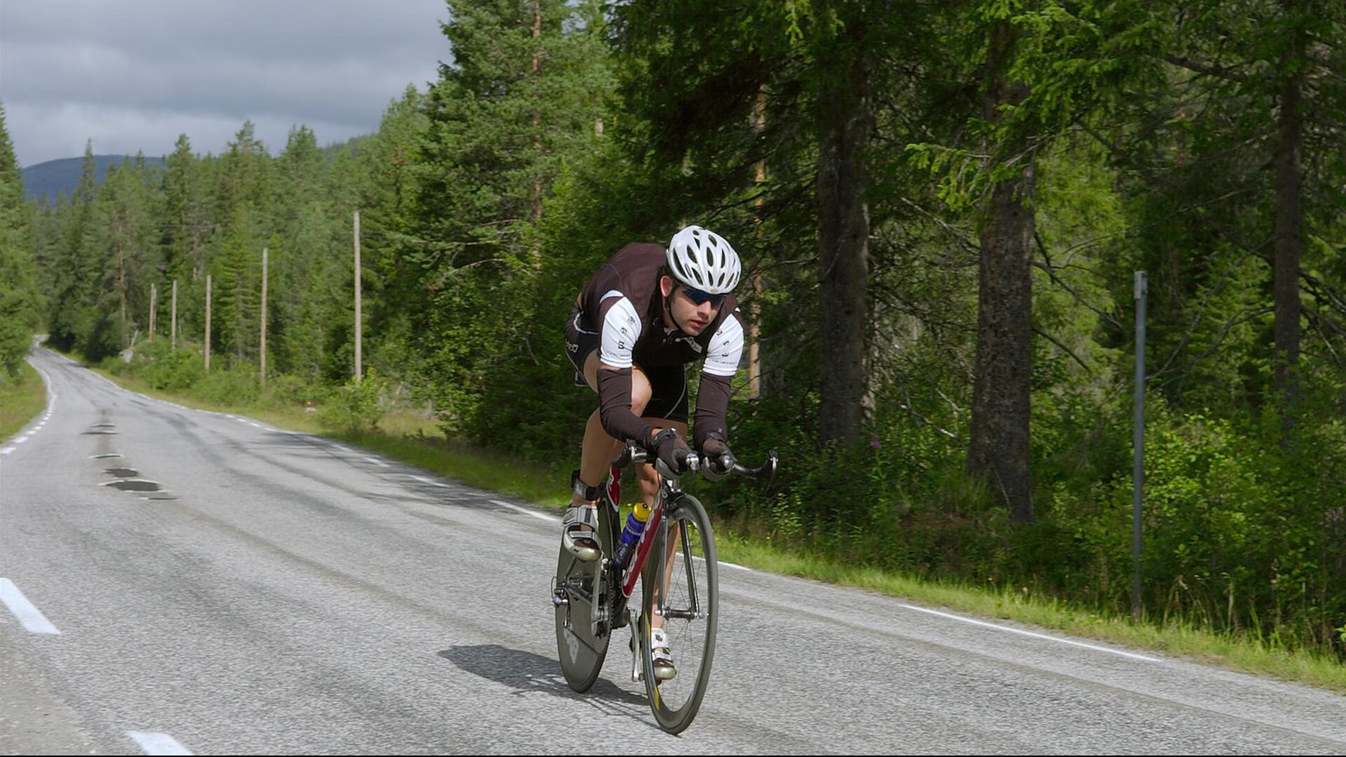 乌拉圭男篮在南美锦标赛中拼搏，为奥运梦想全力以赴，乌拉圭男篮实力