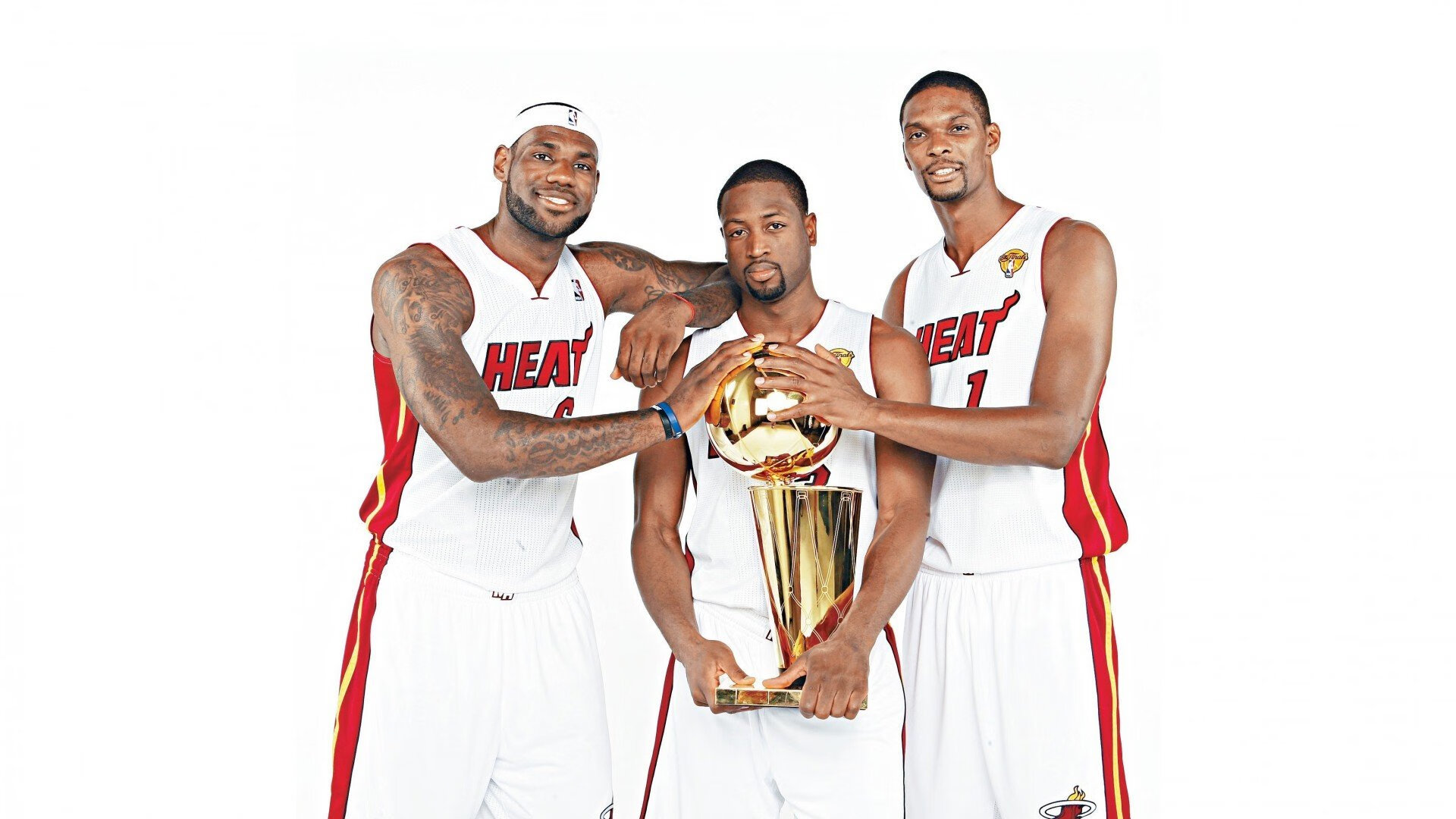 林丹回应退役后生活称更自由了，林丹退役后打球