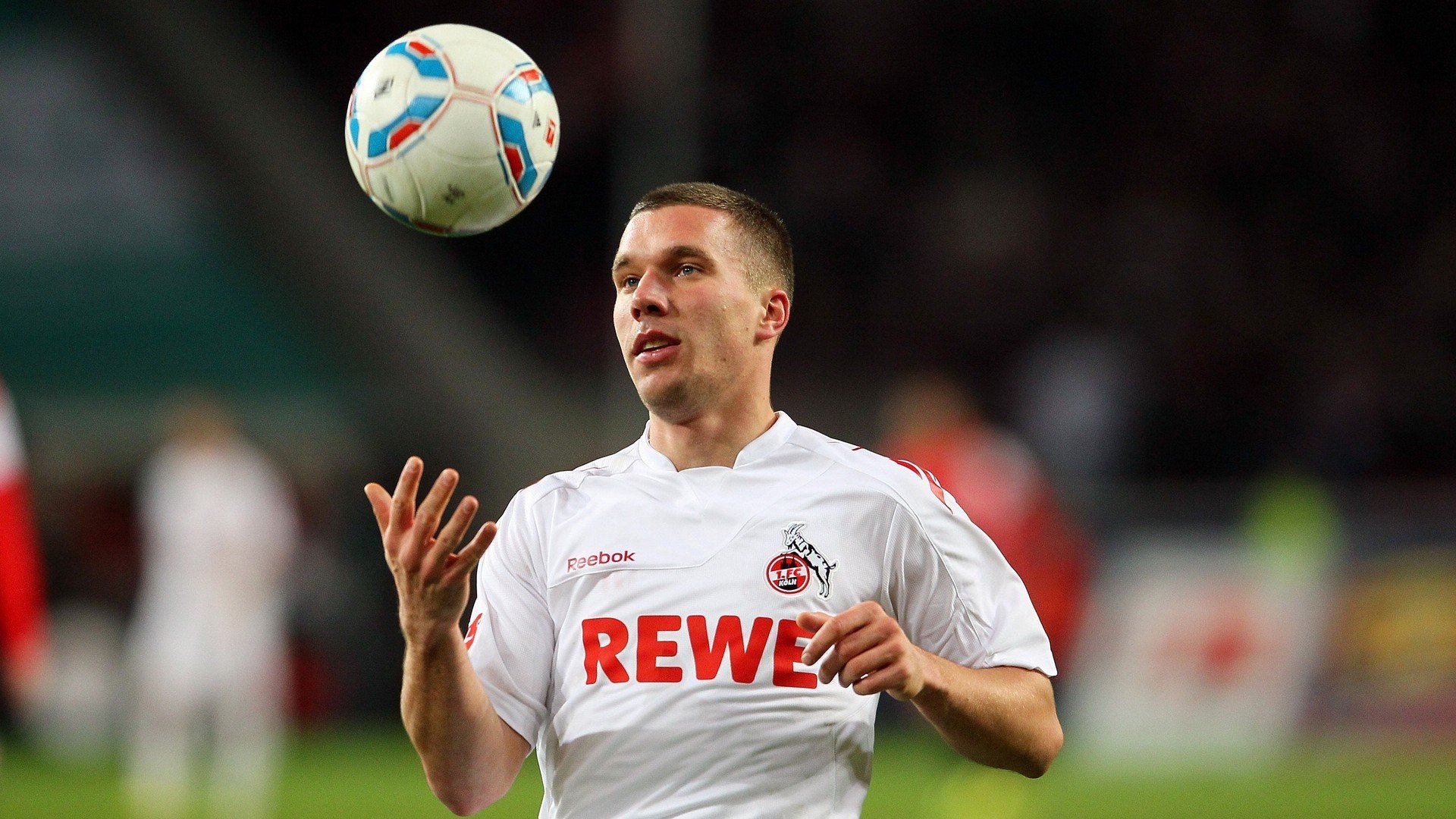 林丹回应退役后生活称更自由了，林丹退役后打球