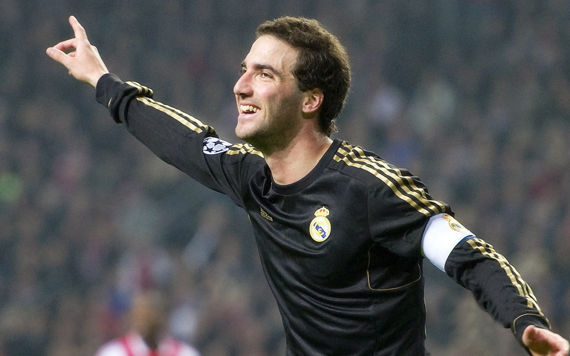 英超冲刺激烈：悬念、精彩、荣耀不停！，英超满场