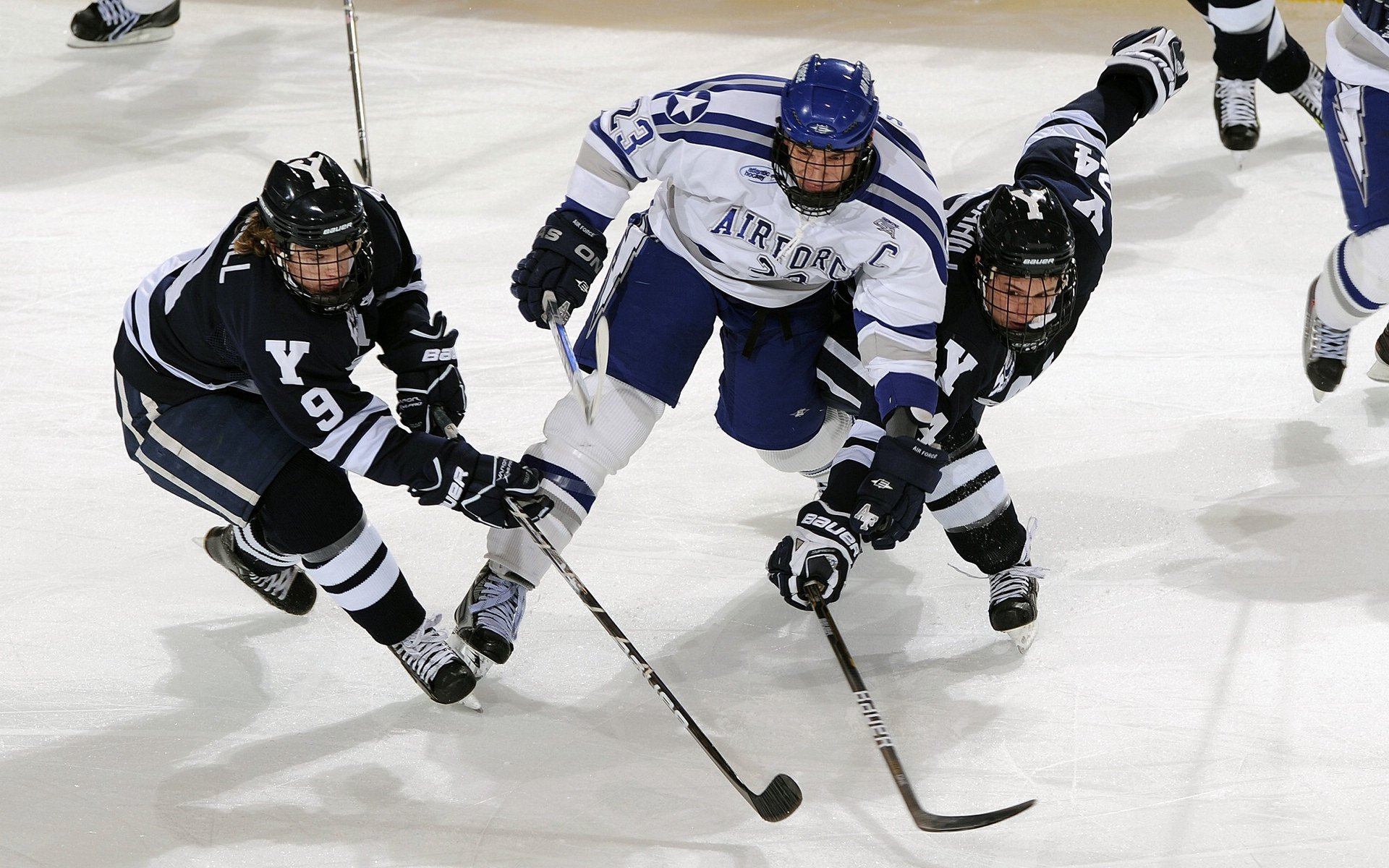 英超冲刺激烈：悬念、精彩、荣耀不停！，英超满场